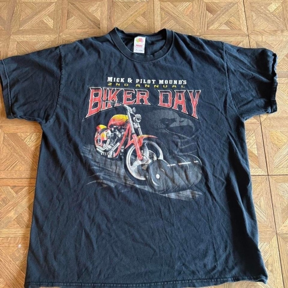Black biker day graphic tee Size XL